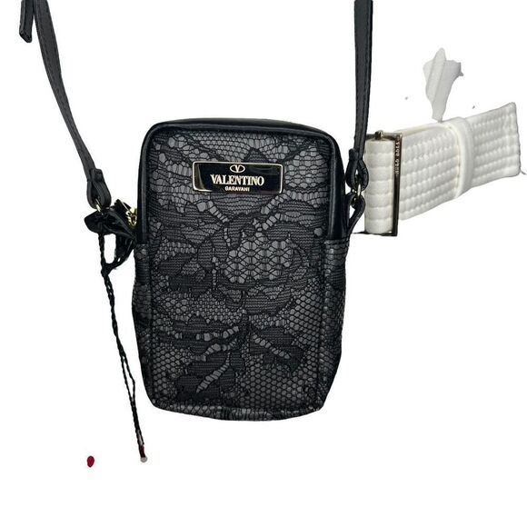 NWT Valentino Garavani lace mini bag. Valentino logo outside. Zipper on top. 3x4 - Picture 2 of 10